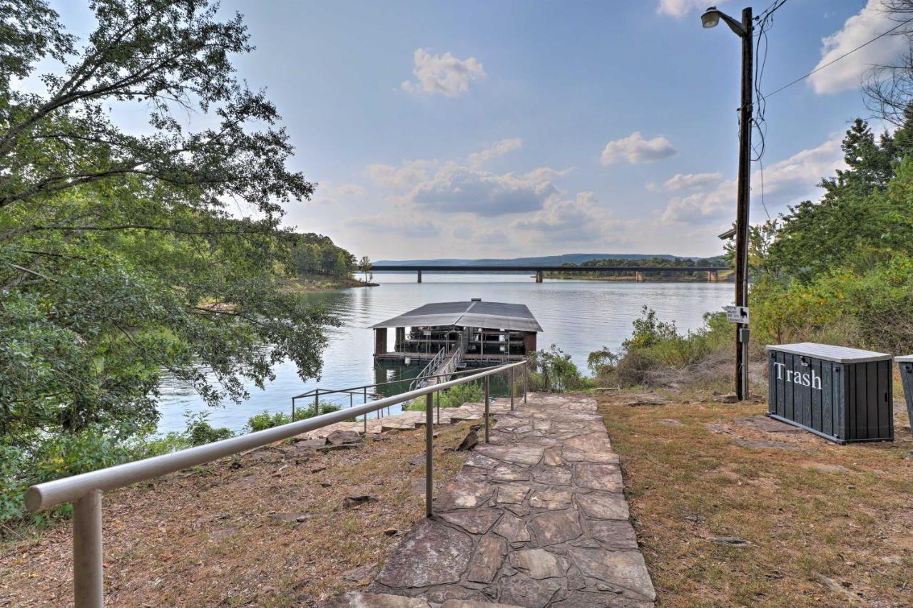 Lakefront Greers Ferry Cabin With Covered Boat Slip! Fairfield Bay Exterior photo